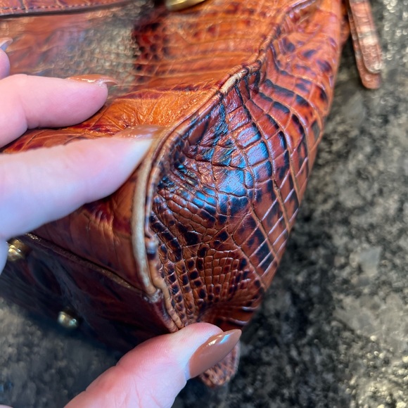 Brahmin Set! 4 pieces, backpack, tote, cross body & wallet! - Picture 8 of 13